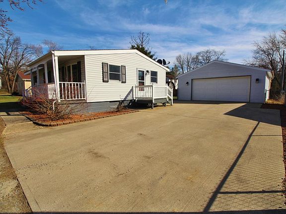3rd image of 1434 Lawndale Ave