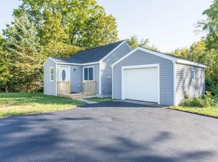 3174 Cold Springs Rd, Baldwinsville, NY 13027