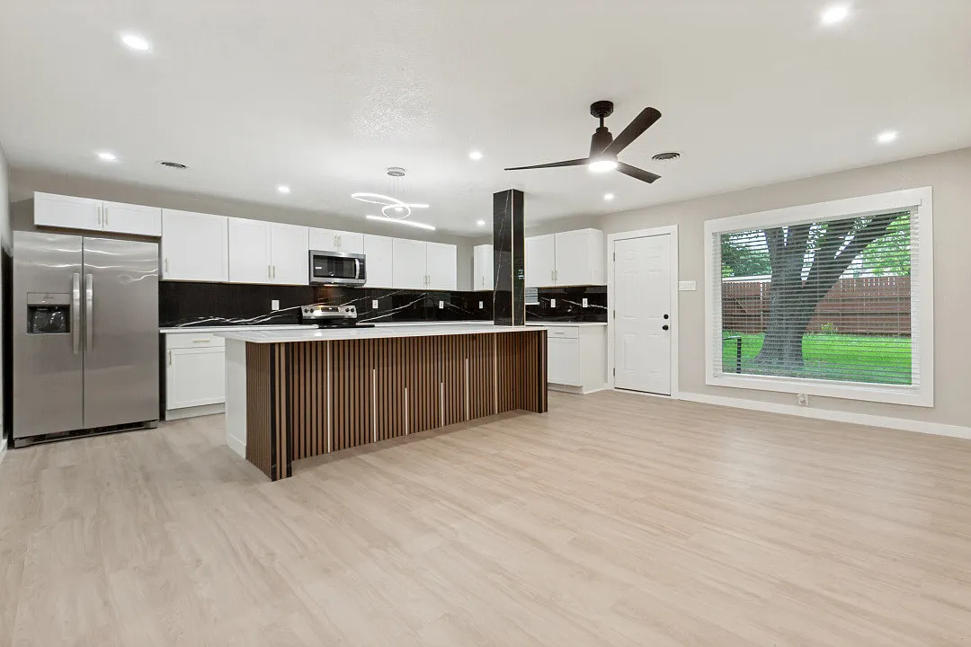 Building Photo - 302 N Cottonwood Dr