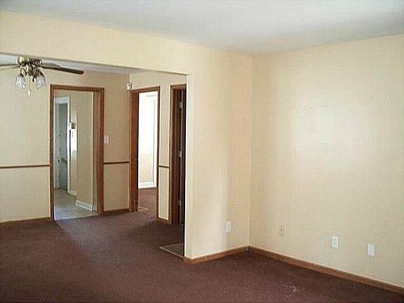 3rd image of 4627 E 21st St