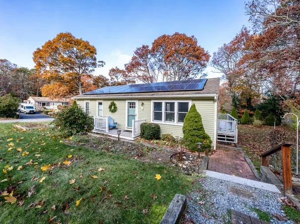 4 Oregon Road, Mashpee, MA 02649