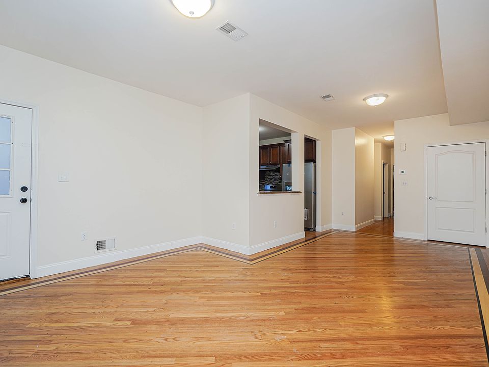 1st image of 1332 Rockland Ave #2