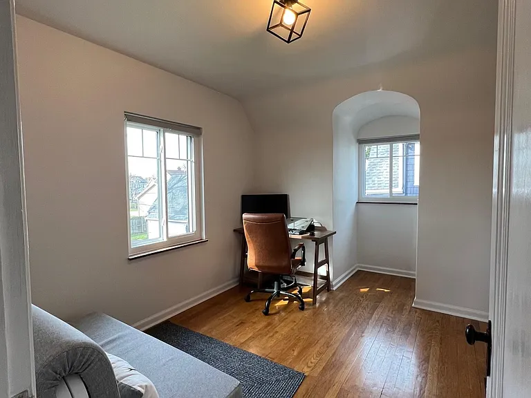 426 Telford Ave — Photo 15