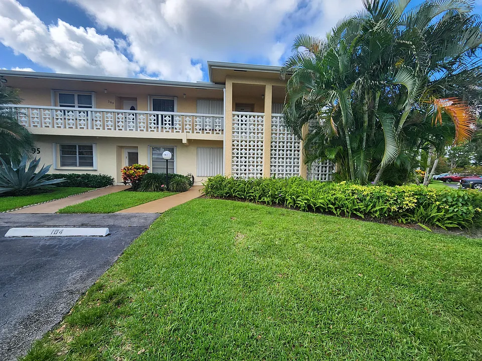 1560 NW 18th Ave #104