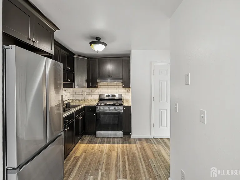 128 Cricket Ln — Photo 10