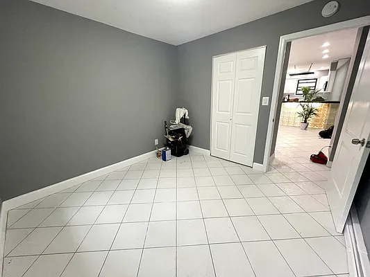 Rented by Amorelli Realty | media 6