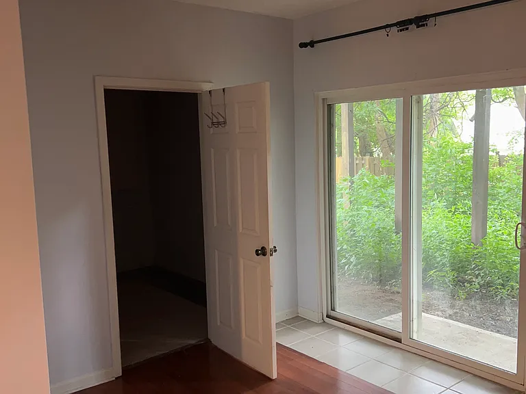 1831 W Elm Ter — Photo 4