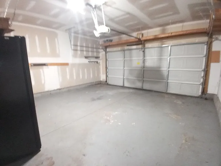 565 Batty Way — Photo 19