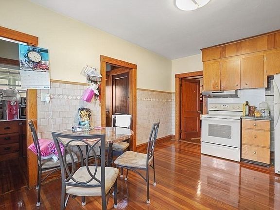 2nd image of 47 W Milton St