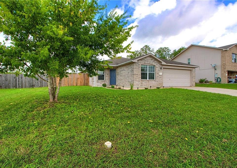 1st image of 352 Indian Paintbrush Dr