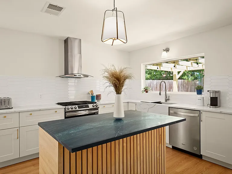 10201 Parkfield Dr — Photo 12