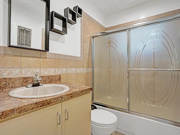5th image of 4310 NW 12th Ct APT 307