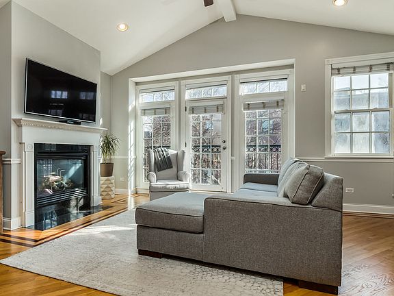 4th image of 3048 N Oakley Ave APT 3N