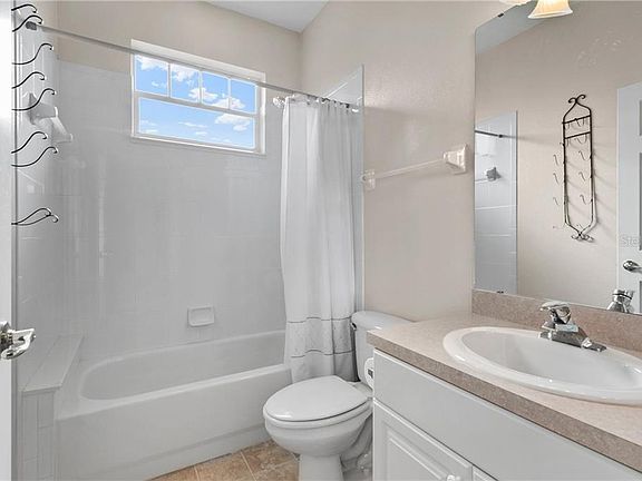 5th image of 4 Oak St Unit 1