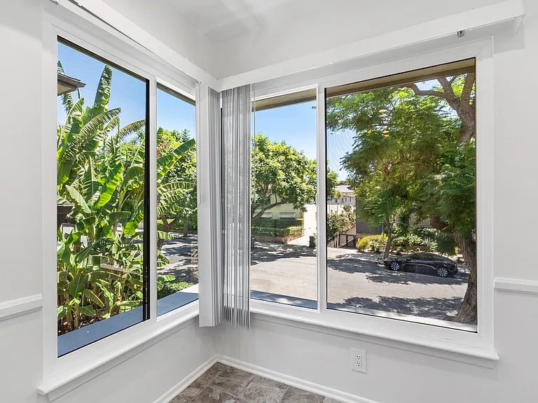 1227 N Harper Ave #8 — Photo 10