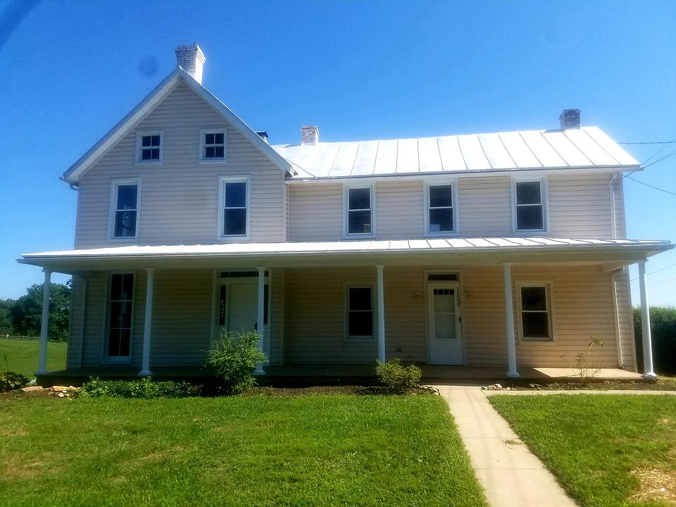 Colonial Farmhouse
