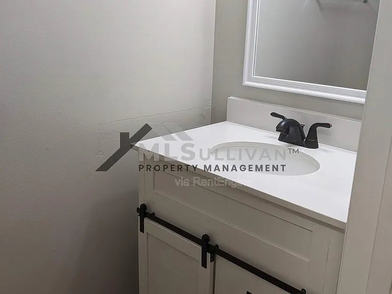 608 Kendall Dr — Photo 6