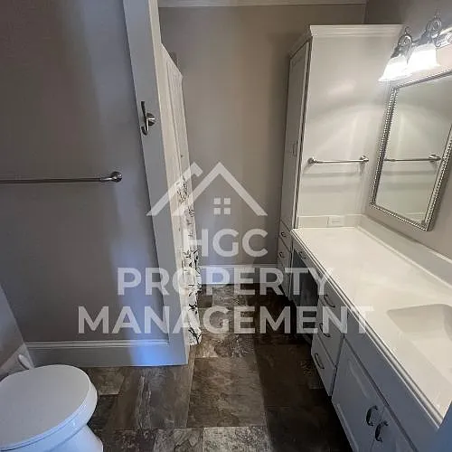 527 Patrick St — Photo 10
