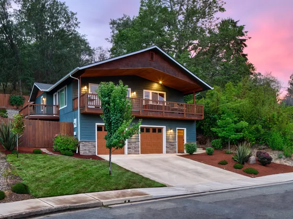 1112 NW Elm St, Grants Pass, OR 97526