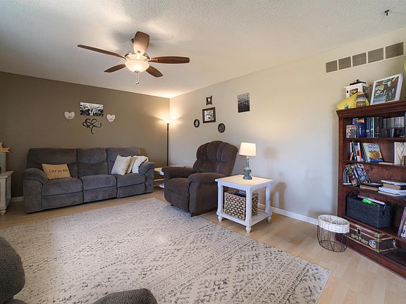 3rd image of 3306 Lincoln Dr