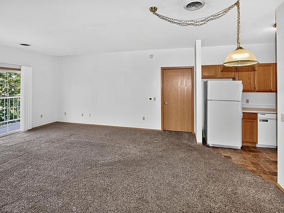 5th image of 140 W Commerce BOULEVARD #311