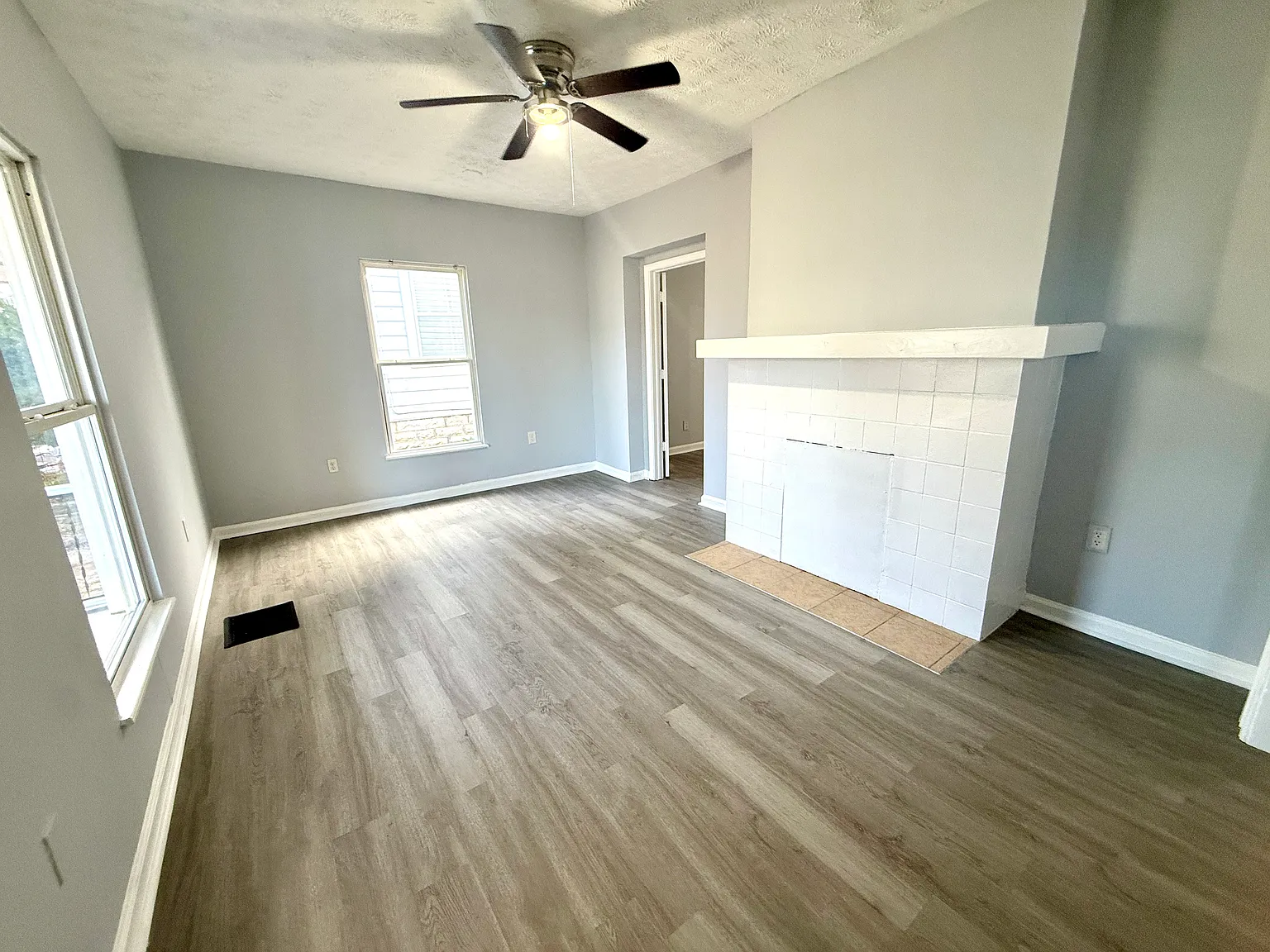 3 bed, 1208 sqft, $1,300 — Photo 4