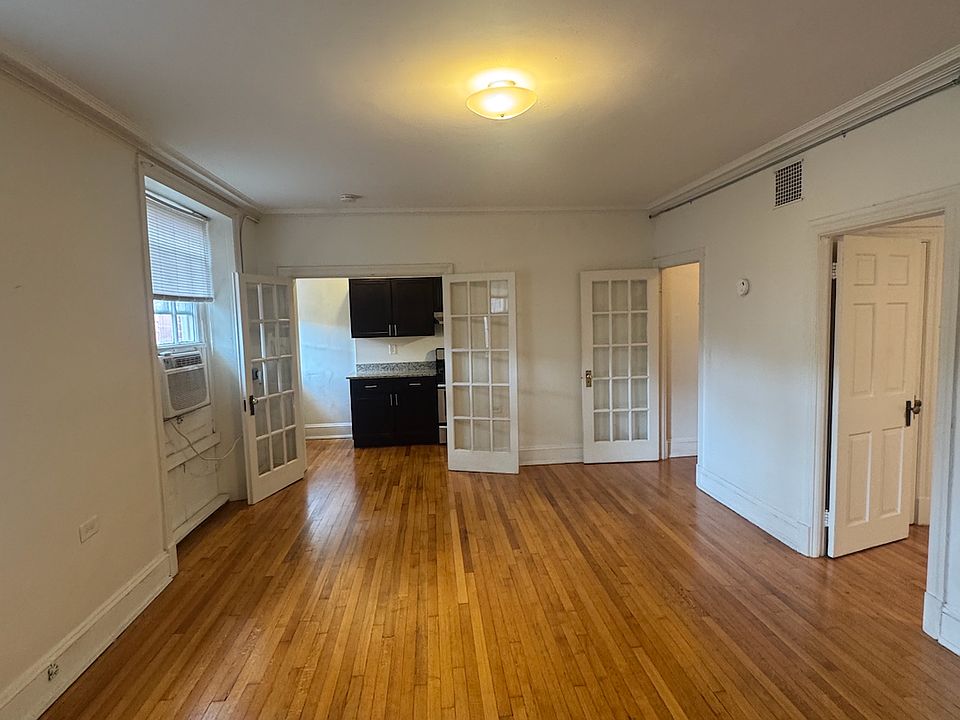 1st image of 107 W Monument St APT 1C