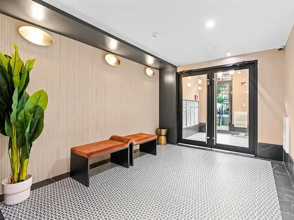 45 Lenox Road image 17 of 22