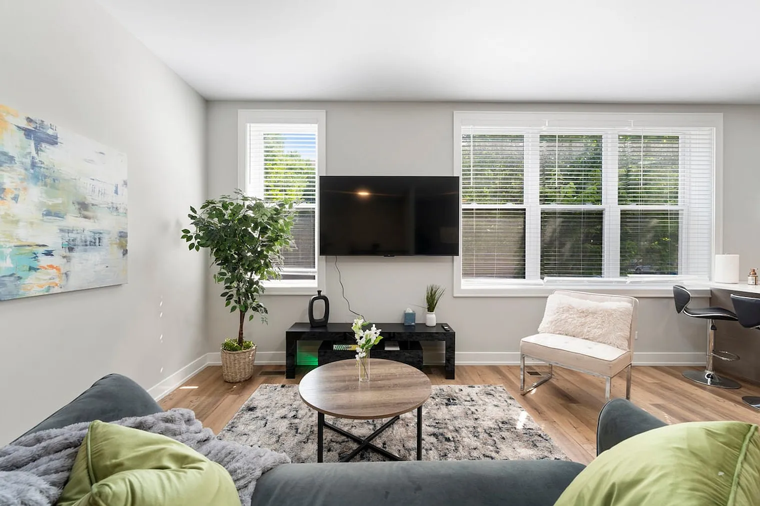 2 bed, 3.0 bath, 1291 sqft, $3,579 — Photo 4
