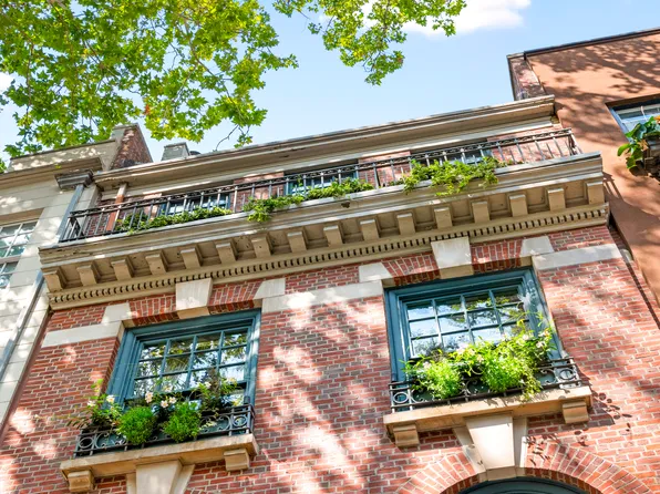 163 East 64th Street image 3 of 33