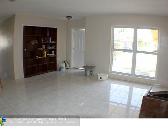 5th image of 981 NW 180th Ter