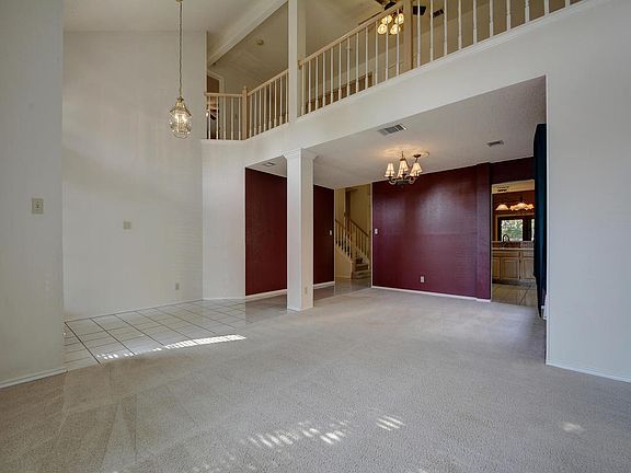 4th image of 1914 Oakview Dr