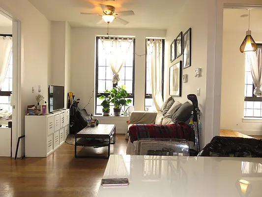 Rented by Rennit Inc. | media 69