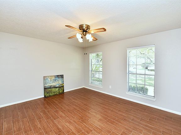 5th image of 907 Sugarfield Ct
