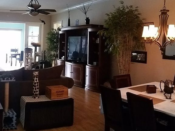 2nd image of 12 Harbour Isle Dr E #305