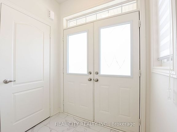 5th image of 38 Silver Meadow Gdns