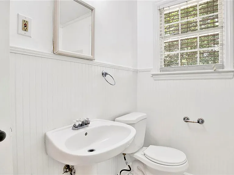 309 Border Dr W — Photo 11