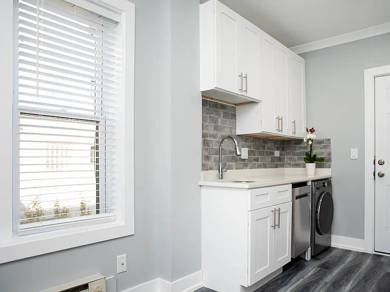 3821 N Greenview Ave #2W — Photo 8