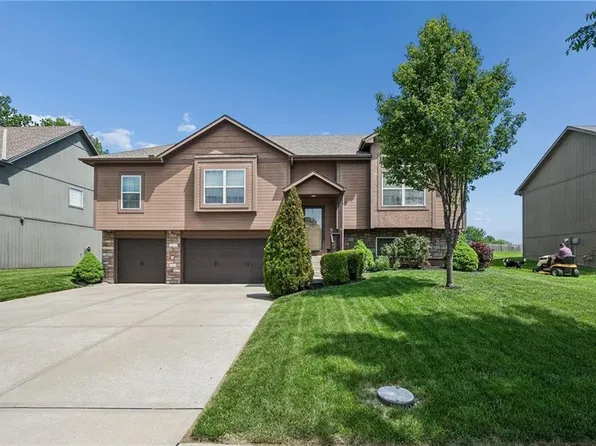 8905 N Agnes Ave, Kansas City, MO 64156