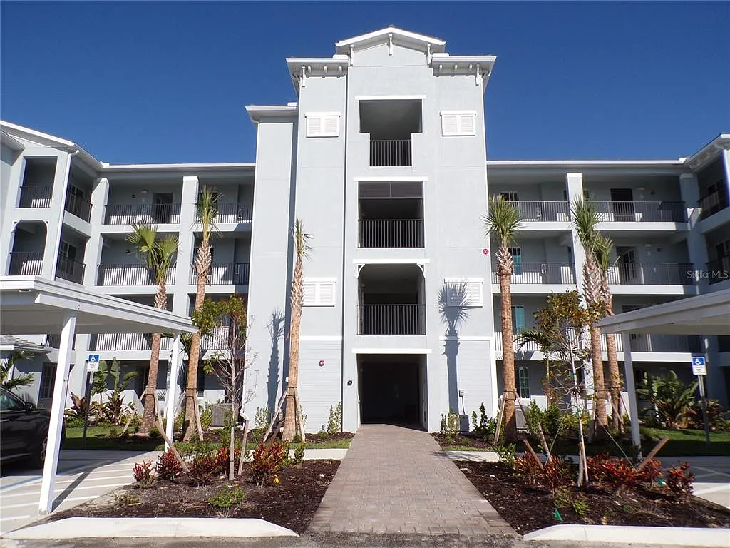 2 bed, 2.0 bath, 1154 sqft, $1,575 — Photo 2