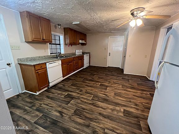 5th image of 911 Sunset St