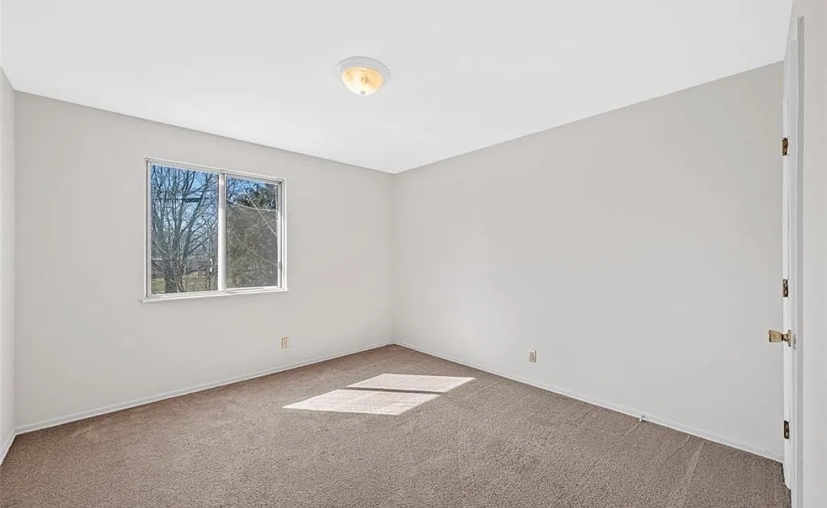 Building 3 E. Rock Creek Road - 16 — Photo 3