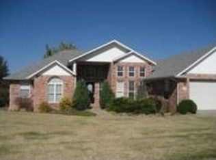 4492 W Sandingham St, Fayetteville, AR 72704