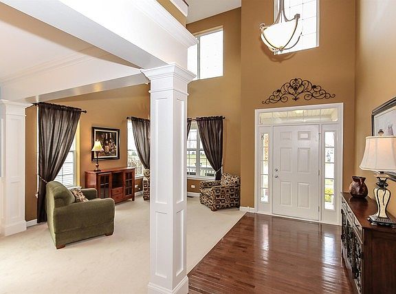 4th image of 5901 Chatham Dr