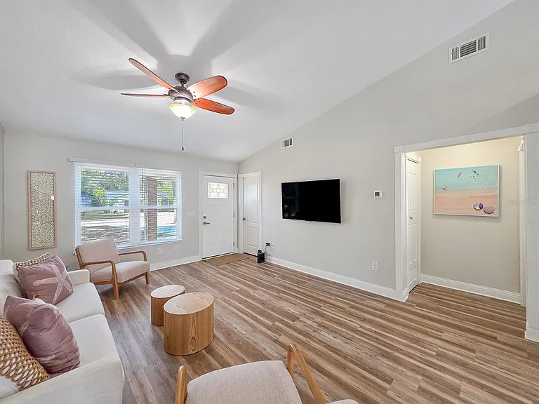 2135 S Flagler Ave — Photo 5