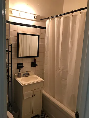 Rented by Bravestream Realty Corp. | media 16