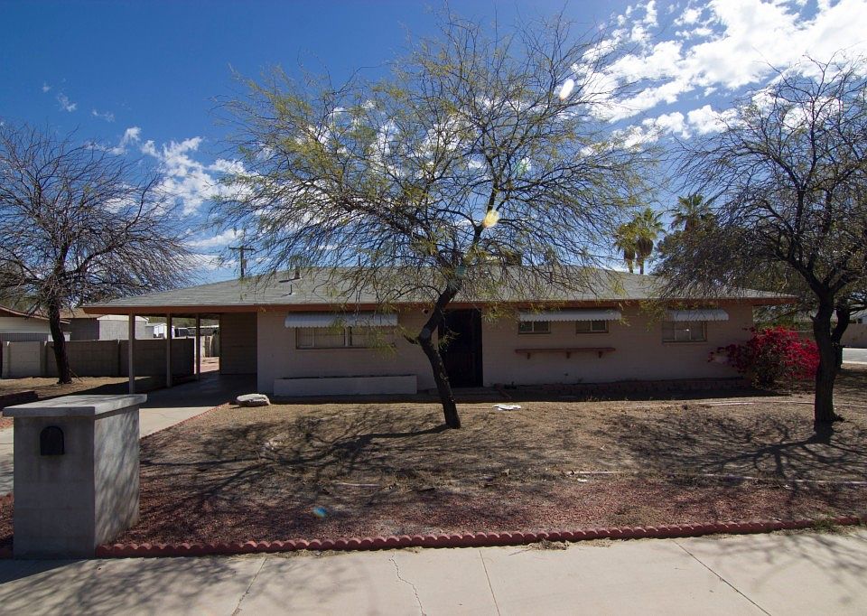 1st image of 1001 N Las Palmas Dr