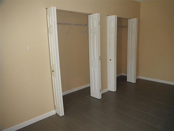 4th image of 1008 Jefferson Ave #2XX