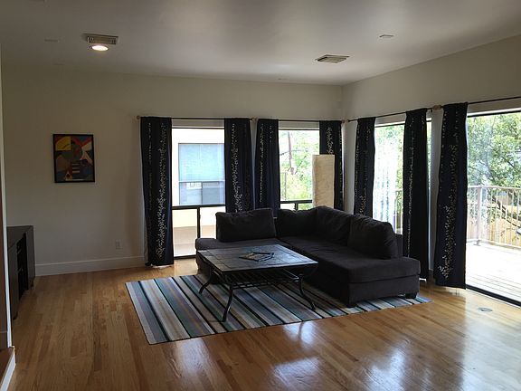 3rd image of 4406 Spencer St #B