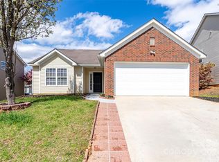 8711 Green Ivy Ln, Charlotte, NC 28217